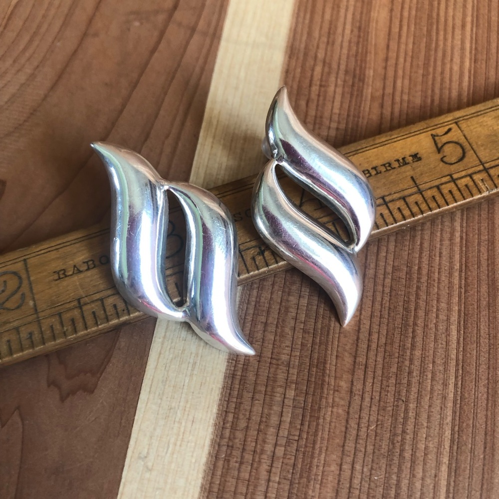Vintage 925 Sterling silver Wave Earrings